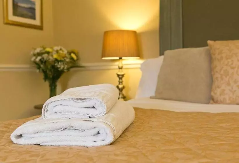 Отель The Manor