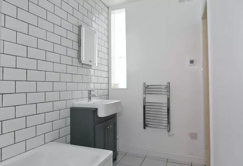 Отель The Manor