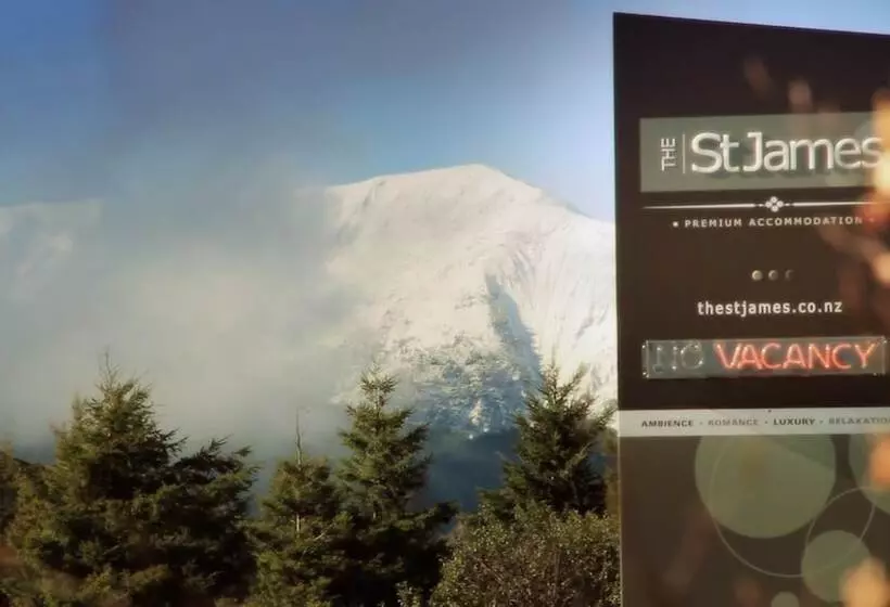 Hotel The St James Premium Accommodation