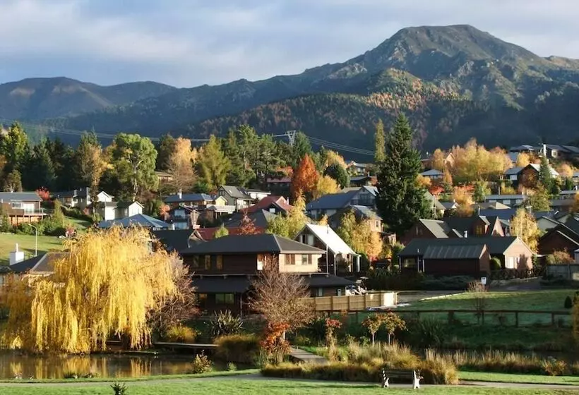 Hotel The St James Premium Accommodation