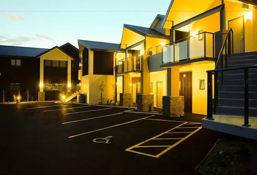 Hotel The St James Premium Accommodation