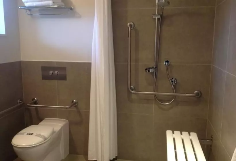 Hotel The St James Premium Accommodation