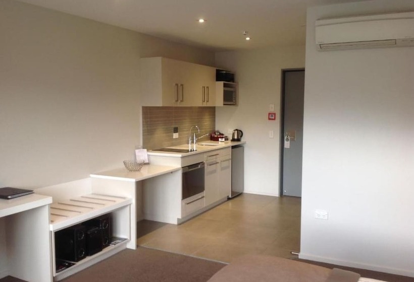 בית מלון כפרי The St James Premium Accommodation