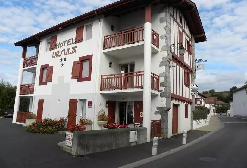 ホテル Ursula