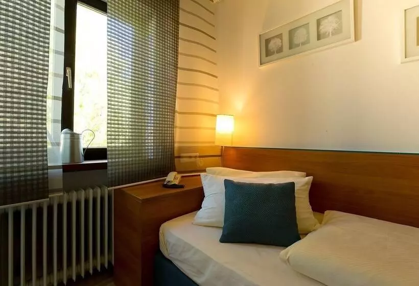 Пансион Landgasthof Hotel Pröll