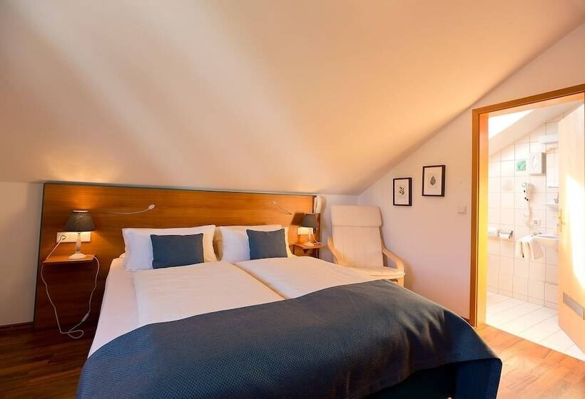 Pensão Landgasthof Hotel Pröll