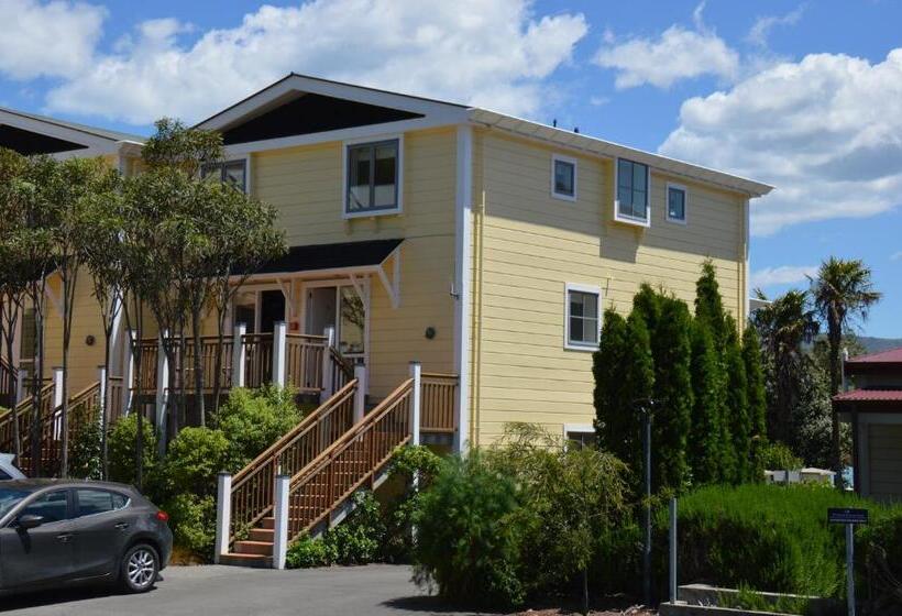 Bruce Waterfront Apartments