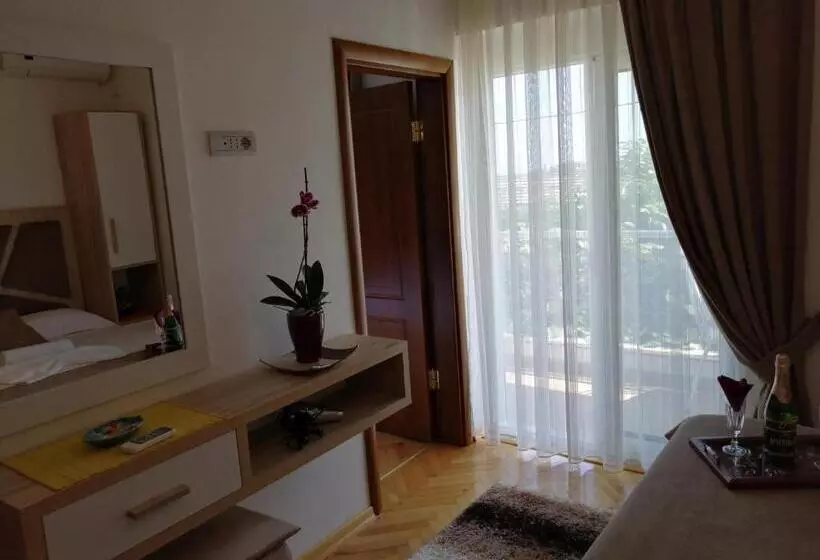 پانسیون Apartments Gazi