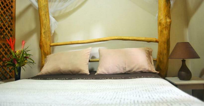 پانسیون Pachamama Jungle River Lodge Punta Uva