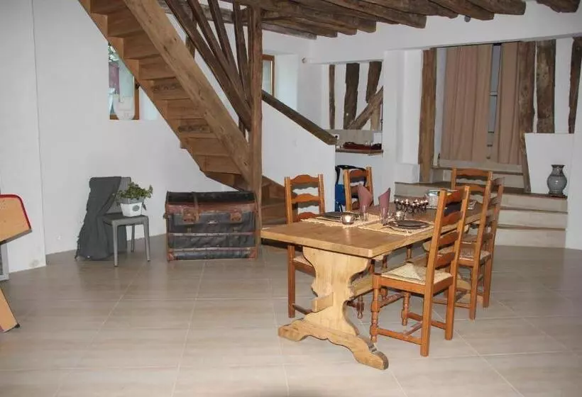 Aamiaismajoitus (B&B) La Bergerie Du Château De Pommeuse