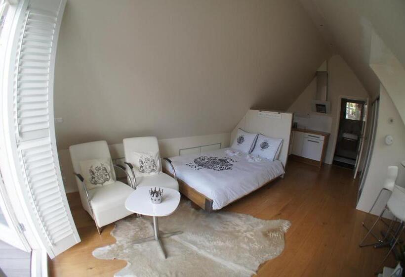 تختخواب و صبحانه Prince On The Roof