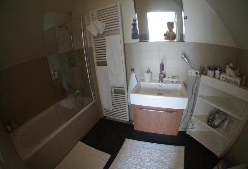 تختخواب و صبحانه Prince On The Roof