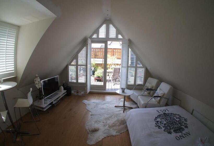 تختخواب و صبحانه Prince On The Roof