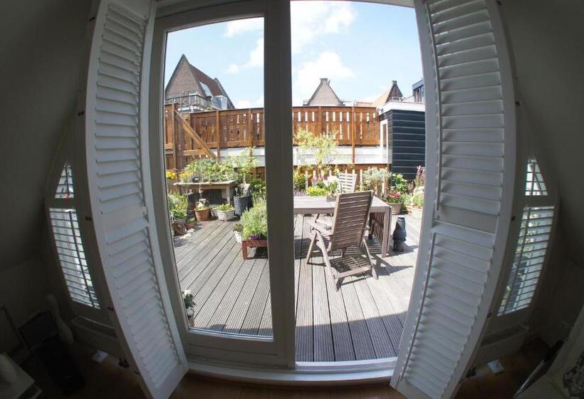 تختخواب و صبحانه Prince On The Roof