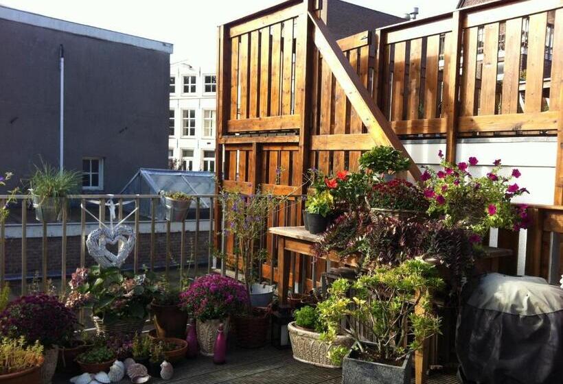 تختخواب و صبحانه Prince On The Roof