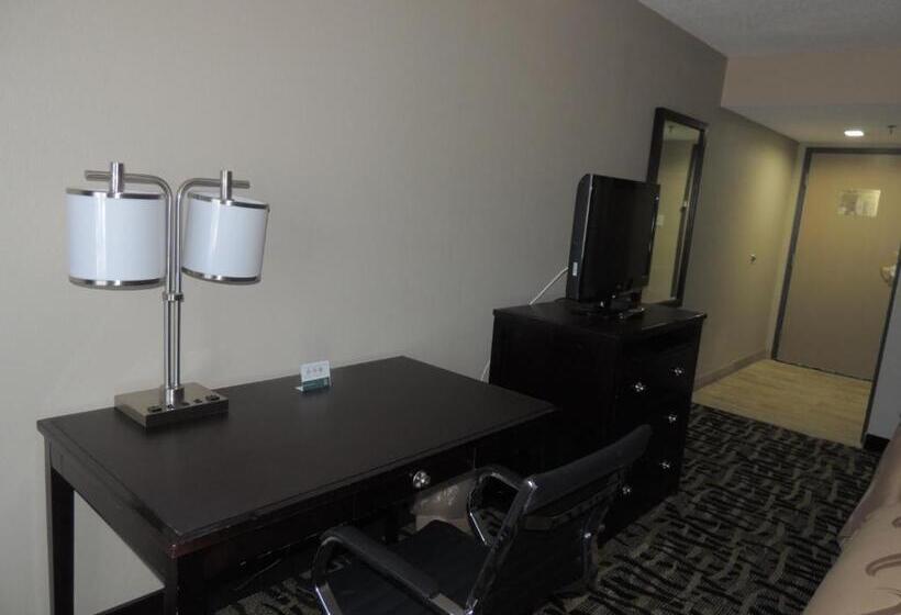 فندق Quality Inn