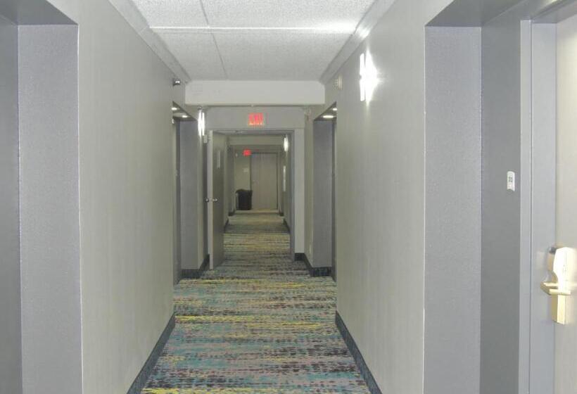 فندق Quality Inn