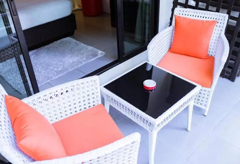 ホテル The Beach Cha Am Residence