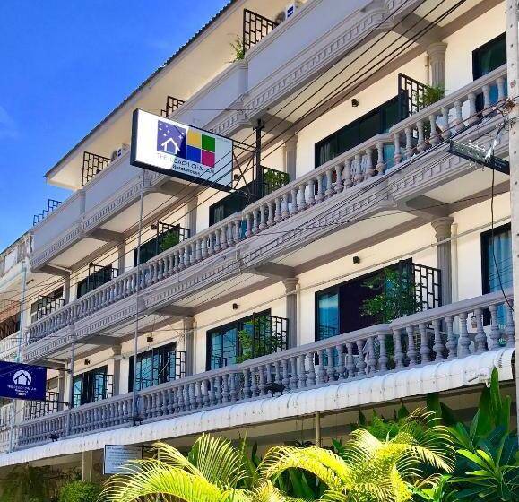 בית מלון כפרי The Beach Cha Am Residence