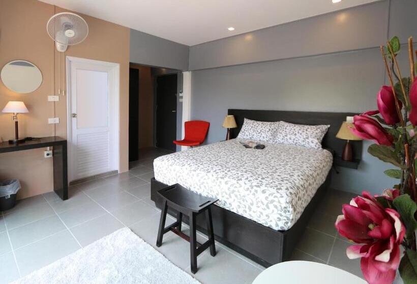 בית מלון כפרי The Beach Cha Am Residence