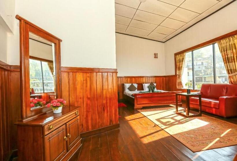 منتجع Srilak View Holiday Inn