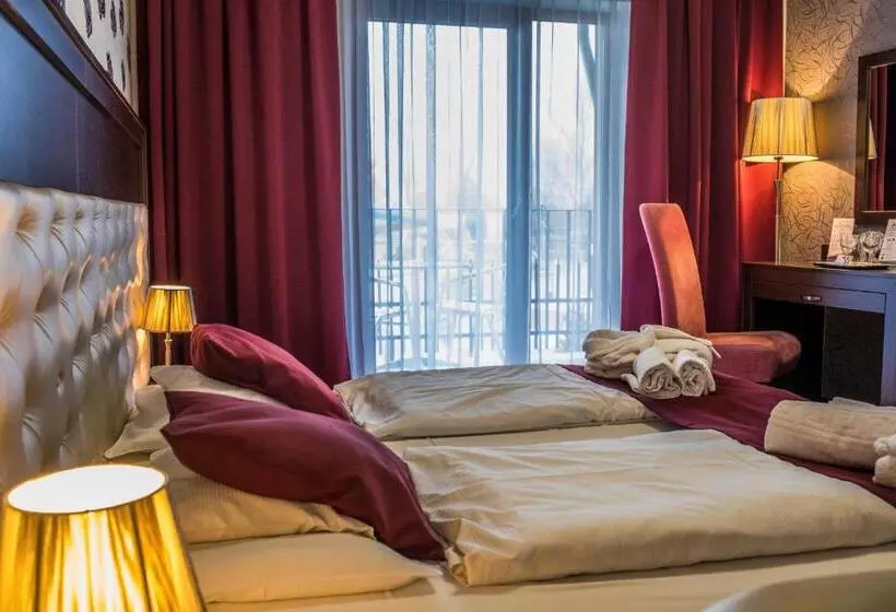 Session Hotel Ráckeve