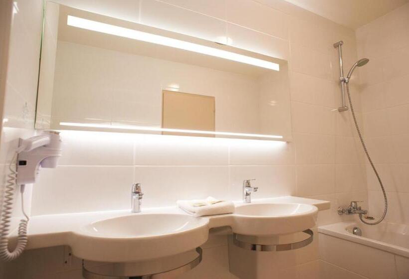 Citotel Le Relais Du Bellay