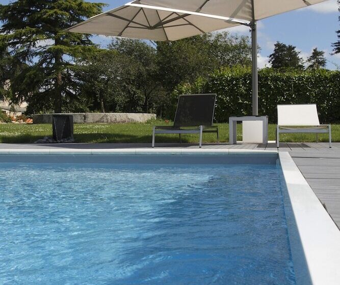 ホテル Château De La Barbinière