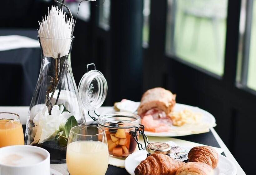 ホテル Château De La Barbinière