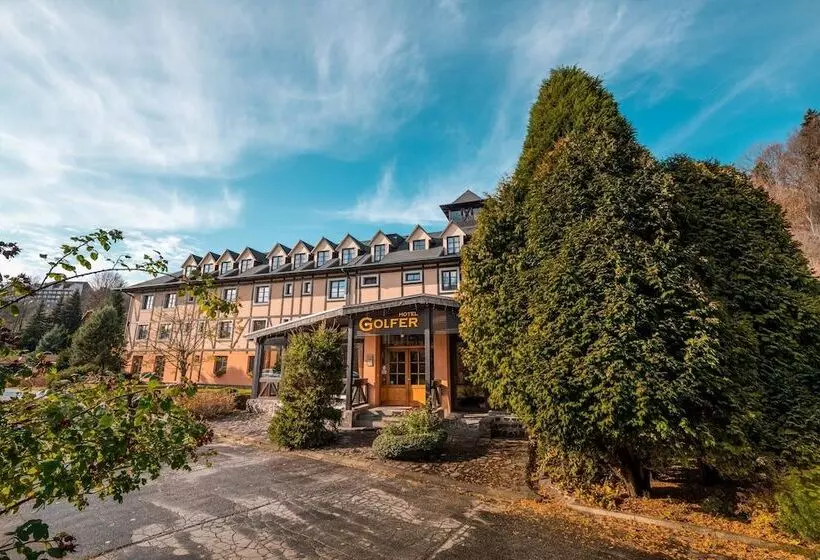 فندق Golfer