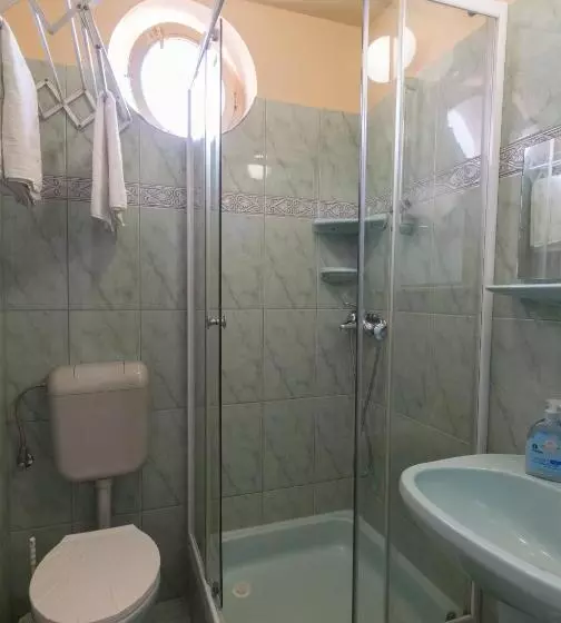 בית מלון כפרי Irini Panzió