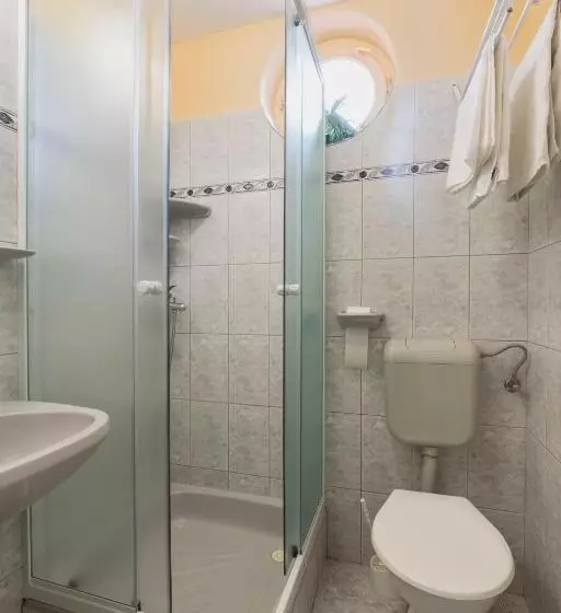 בית מלון כפרי Irini Panzió