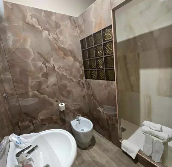 هتل Iris