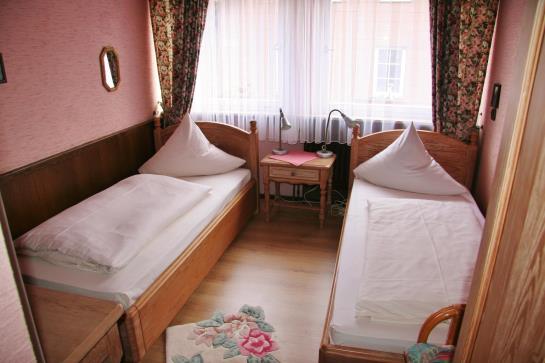 펜션 Landgasthof Falken