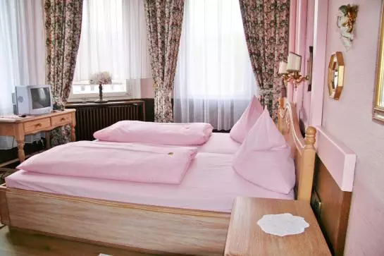 Пансион Landgasthof Falken