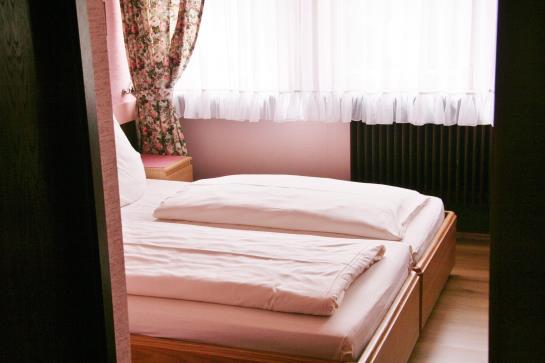 펜션 Landgasthof Falken