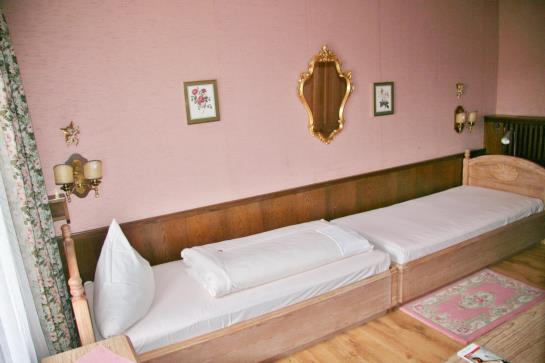 펜션 Landgasthof Falken