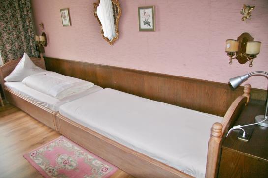 펜션 Landgasthof Falken