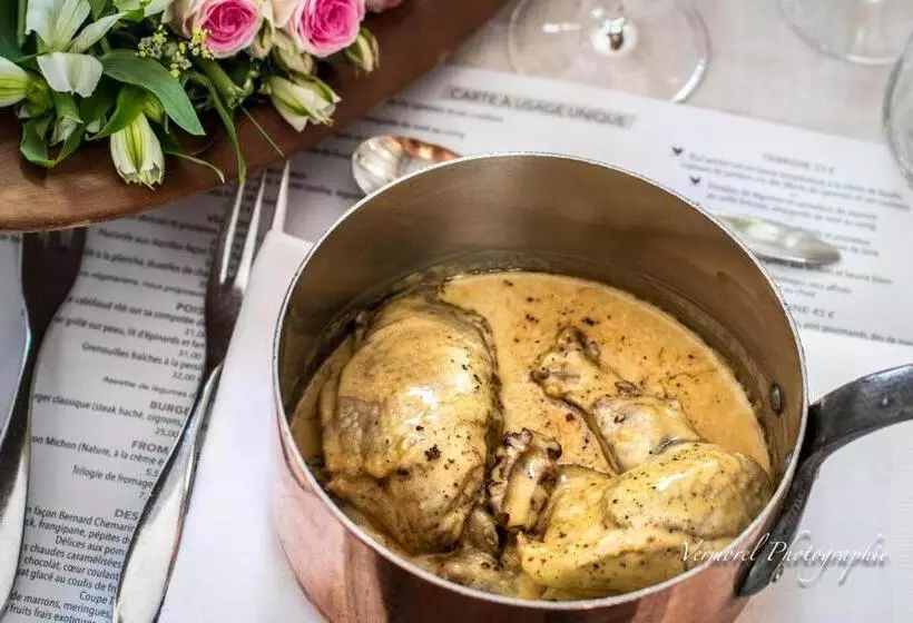 ホテル Logis Hôtel Tante Yvonne & Son Restaurant Semi Gastronomique   Lyon Nord