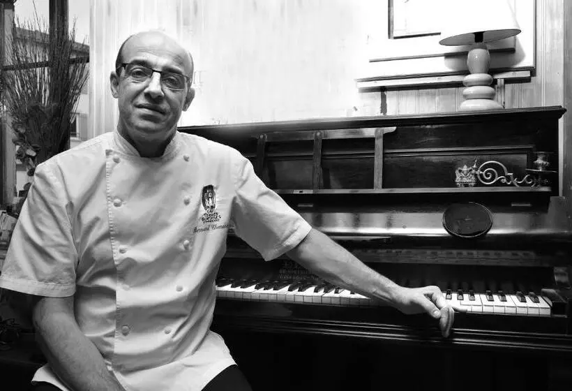 ホテル Logis Hôtel Tante Yvonne & Son Restaurant Semi Gastronomique   Lyon Nord