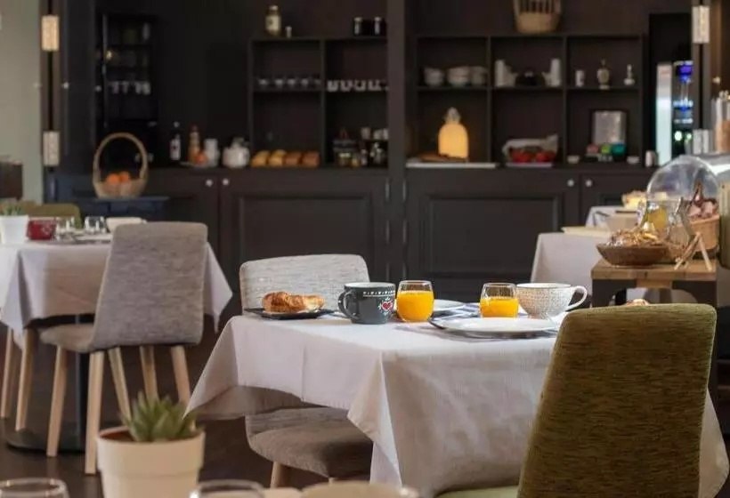 ホテル Logis Hôtel Tante Yvonne & Son Restaurant Semi Gastronomique   Lyon Nord