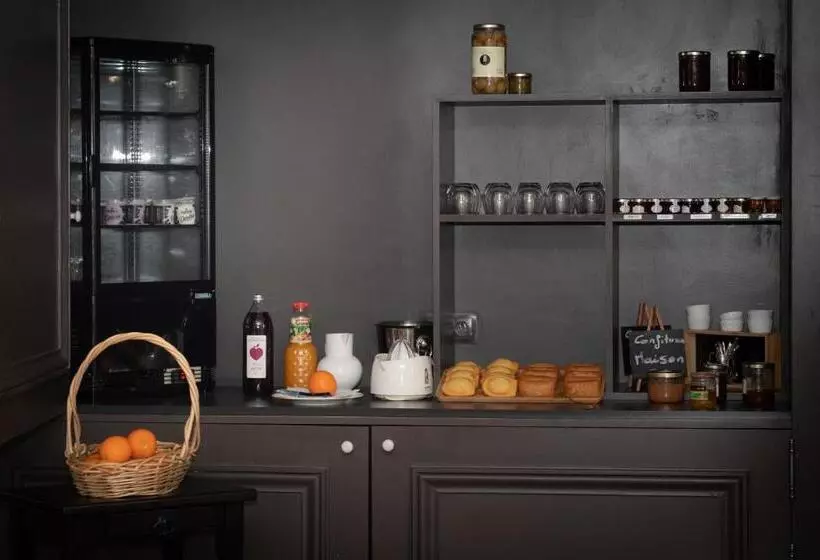 ホテル Logis Hôtel Tante Yvonne & Son Restaurant Semi Gastronomique   Lyon Nord