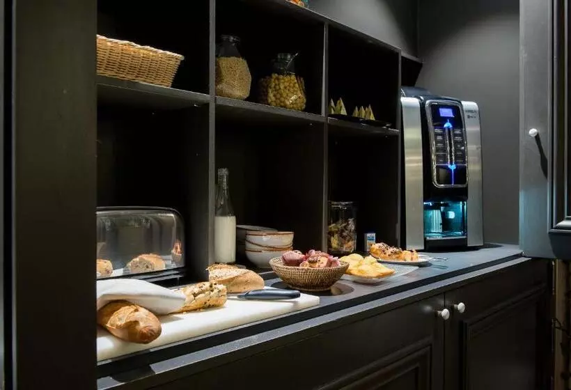 ホテル Logis Hôtel Tante Yvonne & Son Restaurant Semi Gastronomique   Lyon Nord