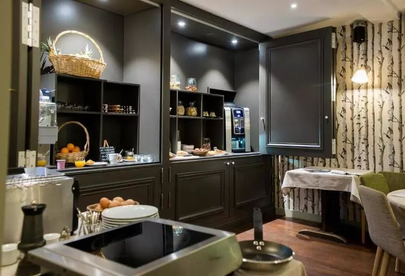 ホテル Logis Hôtel Tante Yvonne & Son Restaurant Semi Gastronomique   Lyon Nord