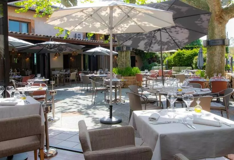 ホテル Logis Hôtel Tante Yvonne & Son Restaurant Semi Gastronomique   Lyon Nord