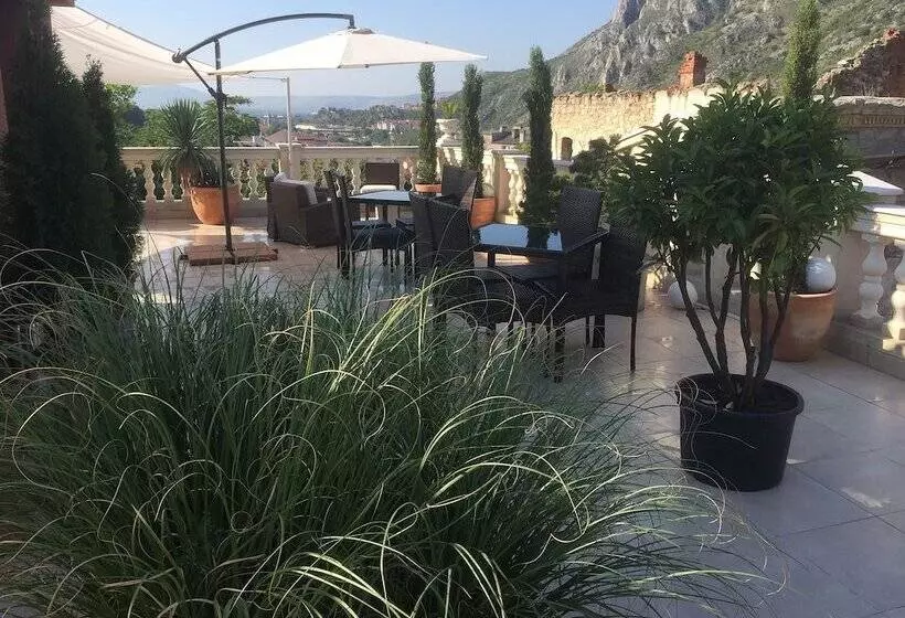هتل Shangri La Mansion