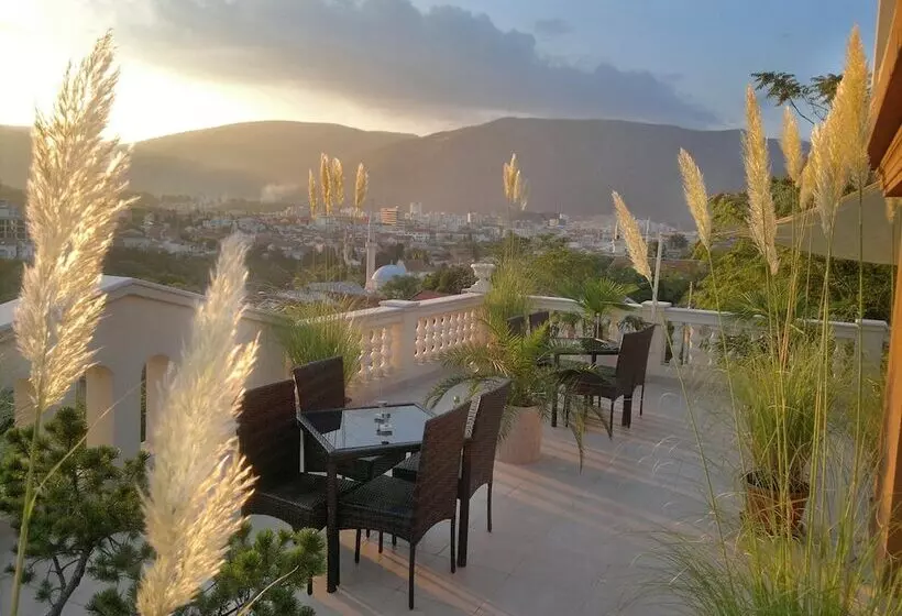 هتل Shangri La Mansion
