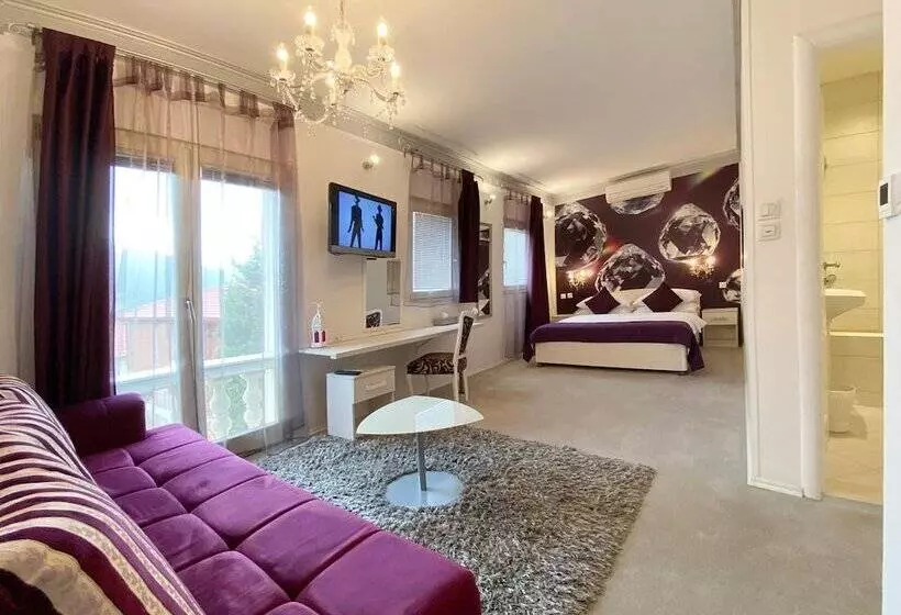 هتل Shangri La Mansion