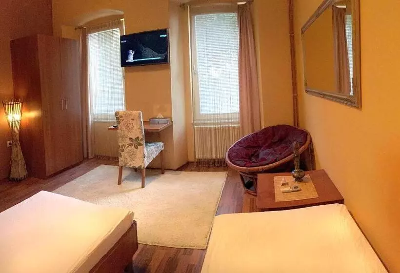 هتل Shangri La Mansion