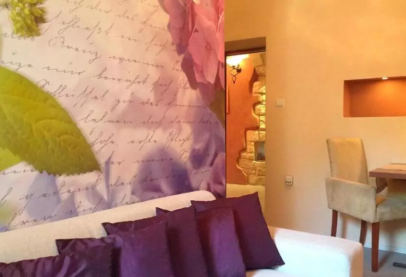 هتل Shangri La Mansion